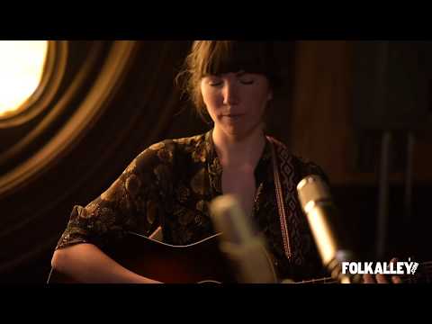 Folk Alley Sessions: Anna Tivel - &quot;Figure It Out&quot;